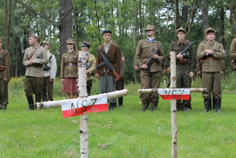 W Starym Grodkowie upamiętnili żołnierzy „Bartka” [WIDEO]