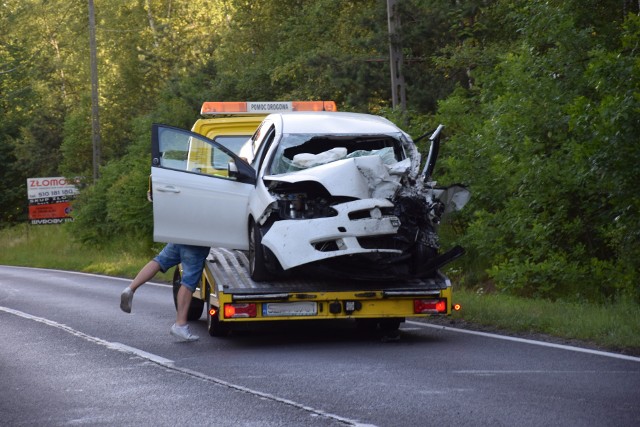 Dwie osoby zostały ranne w wyniku piątkowego wypadku na DW796 w Zawierciu