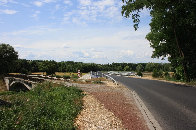 Zmodernizują drogę do lotniska. Umowa na Trasę Balicką została podpisana