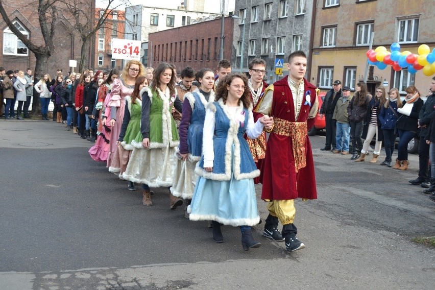 Studniówka 2014. Polonez Maturzystów w Zabrzu