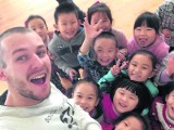 Niezwykłe życie Mateusza Wójcika z Kielc. Od sześciu lat mieszka w Chinach