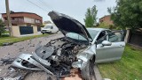 Wypadek w Starokrzepicach. Czołowo zderzyły się dwa samochody. Są ranni