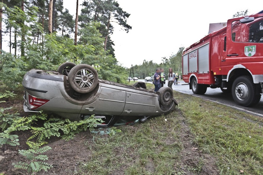 Ford mondeo dachował na łuku drogi, na którym niemal zawsze...