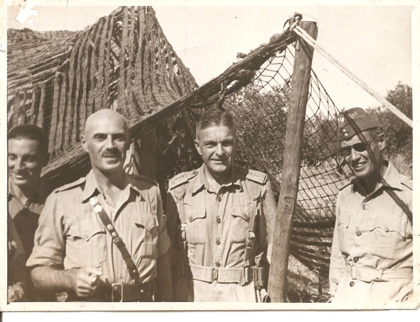 Generał Skąpski - drugi z prawej, z generałem Andersem -...