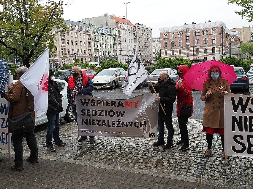 W Łodzi wspierali niezależnych sędziów i prokuratorów 
