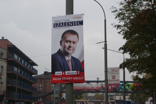 Ulice Dąbrowy Górniczej zalewa fala bilbordów i plakatów wyborczych