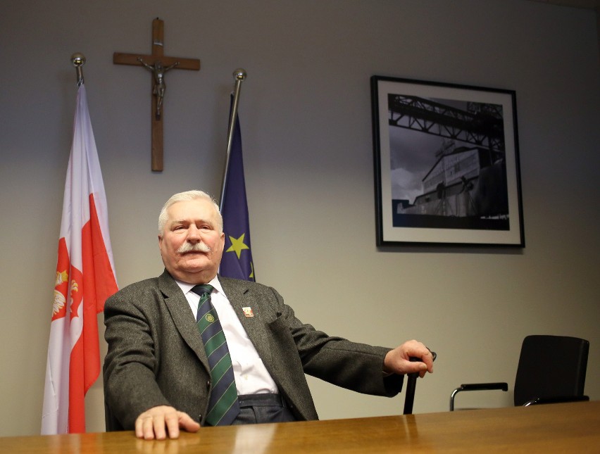 Lech Wałęsa na intymnym zdjęciu z żoną. "A czego mielibyśmy się wstydzić?"