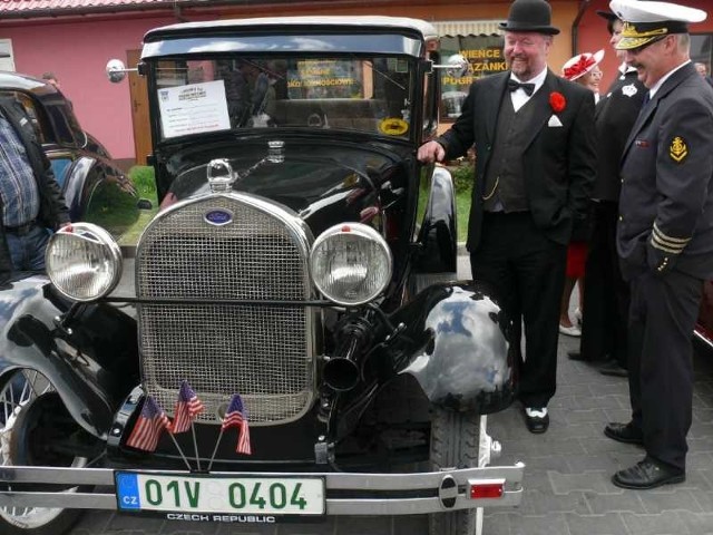 To najstarsze auto prezentowane w Jędrzejowie. Ford A z 1928 roku należący do Czecha. Do Polski samochód przyjechał na własnych kołach.