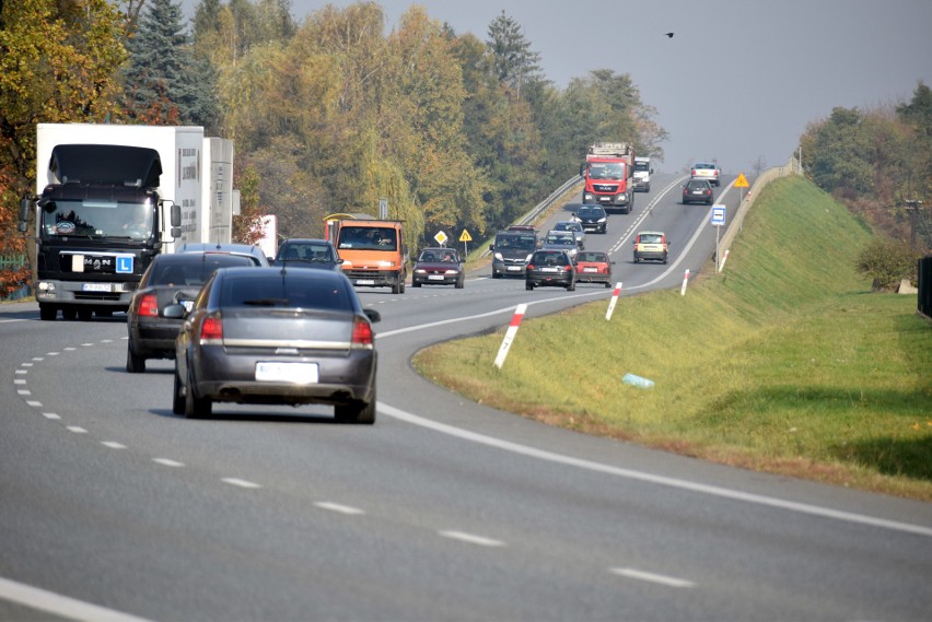 Krosno dostało dotację na przebudowę odcinka krajowej 28. Powstanie druga nitka z wiaduktem. To zlikwiduje korki na obwodnicy [ZDJĘCIA]