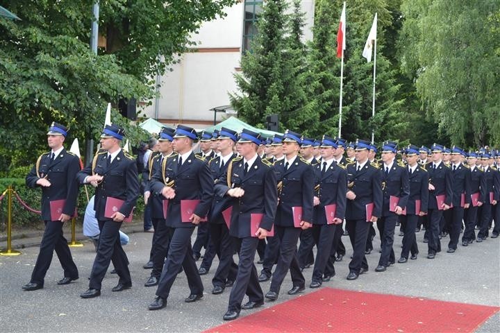 Stopień młodszego aspiranta uzyskało 112 absolwentów...