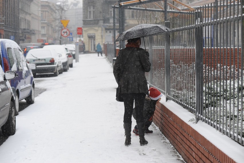 21.12.2011 poznan zima n/z atak zimy w poznaniu fot. pawel...