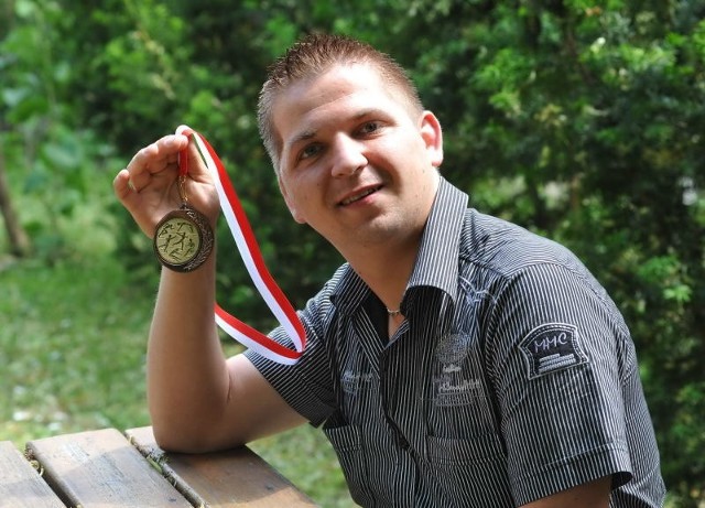 Robert Malewicz jest rodowitym wolsztynianinem. Jego hobby to sport i praca społeczna. Do ostatnich osiągnięć sportowych należy brązowy medal w dysku na Mistrzostwach Polski Niepełnosprawnych w Lekkoatletyce.