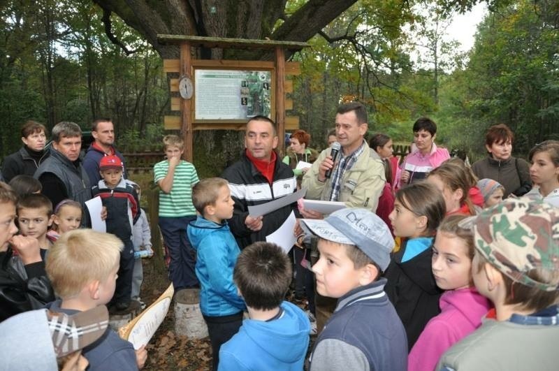 Tadeusz Handziak jest organizatorem leśnego biegania dzieci...