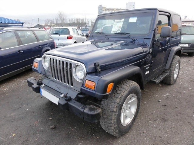 Jeep wrangler z 1997 roku kosztuje 25 tys. zł.