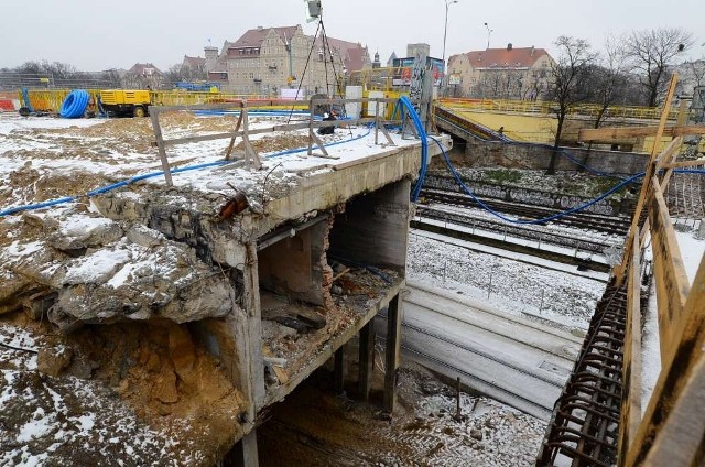 Kaponiera. Przejście podziemne zasypane gruzem