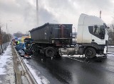 Tragiczny wypadek na DK94 w Sosnowcu. Zmarł kierowca osobówki