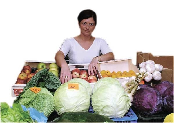 Warzywa i owoce w hurcie mają taką samą cenę jak na targowiskach, a często nawet wyższą.