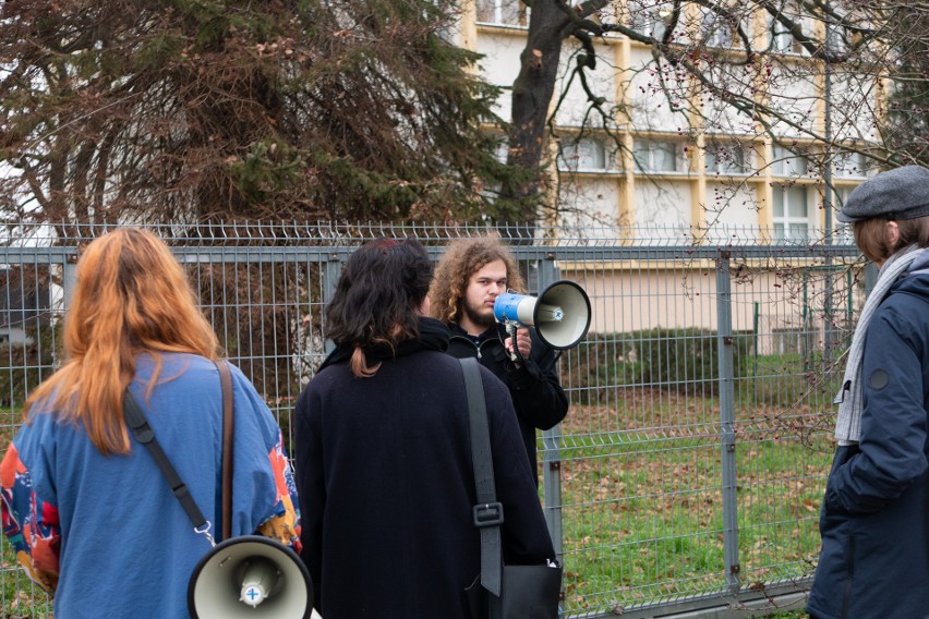 - Apelujemy o minimalizację liczby cięć – dlaczego są...