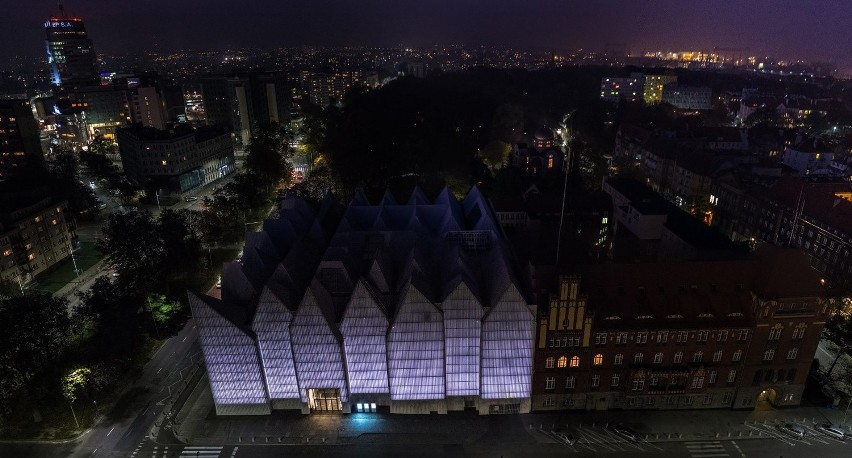 Filharmonia i Szczecin z lotu ptaka. Świetne nocne zdjęcia