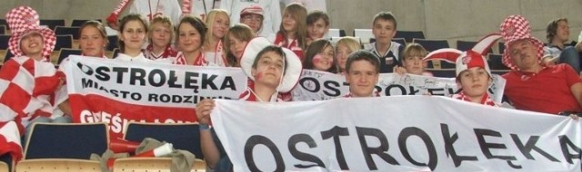 Gimnazjaliści z Ostrołęki na trybunach łódzkiej hali - tuż po meczu Polska-Rosja