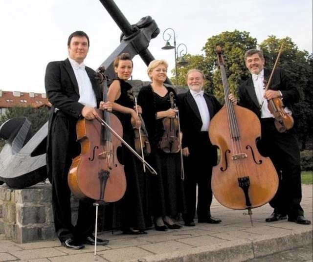 Multicamerata w dzisiejszym składzie, od lewej: Karol i Marta Wroniszewscy, Izabela Bogusz, Henryk Giza, Grzegorz Bogusz.