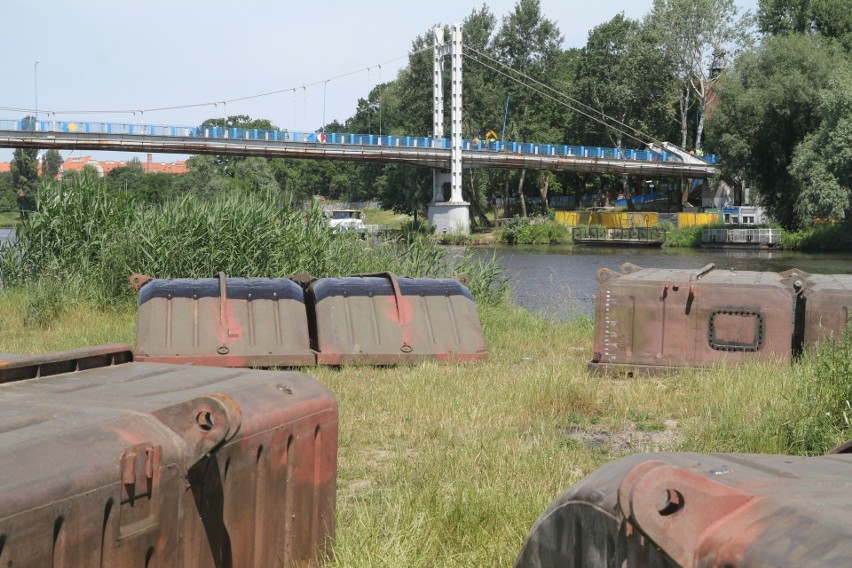 Trwa remont kładki Zwierzynieckiej. Już nie przejdziesz (ZDJĘCIA)