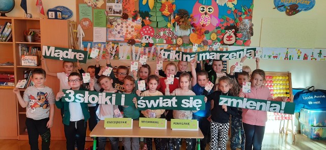 Uczą uczniów oszczędzania. Ciekawe lekcje ekonomii w szkole w Iwaniskach i Jastrzębskiej Woli
