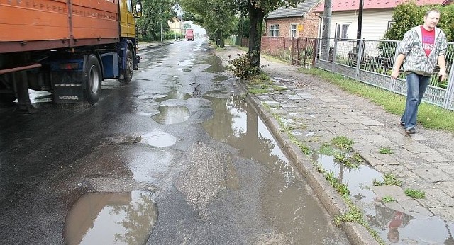 W ciągu najbliższych dni dojdzie do zmiany dróg pomiędzy powiatem niżańskim a GDDKiA. Prace remontowe na ulicach: Dworcowej, Kolejowej, Tysiąclecia i Rzeszowskiej mogą ruszyć w lipcu i zakończyć się jeszcze w tym roku.