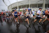 Silesia Marathon 2020. ZDJĘCIA ZE STARTU. Biegacze wyruszyli ze Stadionu Śląskiego