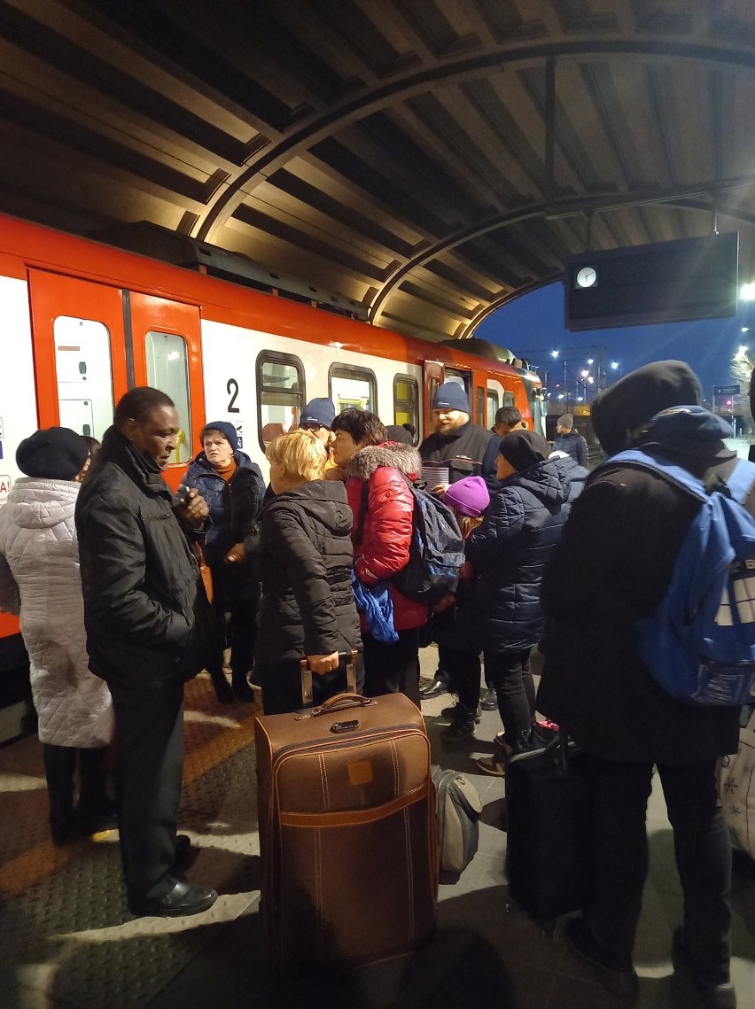 Pociąg Kolei Wielkopolskich przywiózł ukraińskich uchodźców...