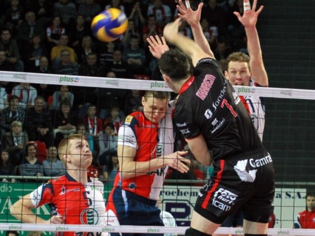 W decydujących momentach tie breaka ZAKSA nie potrafiła zatrzymać na skrzydle Aleha Akhrema.