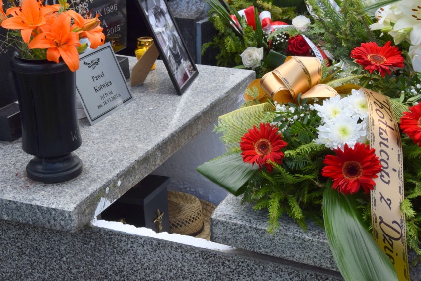 Urna z prochami Pawła Kotwicy została złożona na Cmentarzu...