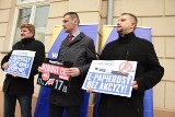 Partia Wolność protestuje w Kielcach przeciwko akcyzie na e-papierosy