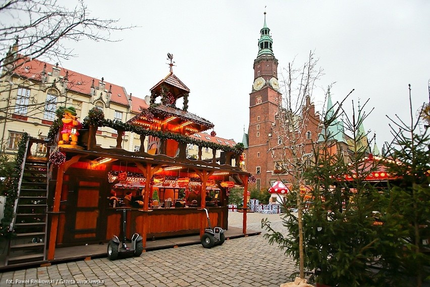 Jarmark Bożonarodzeniowy na wrocławskim Rynku otwarty (FILM, ZDJĘCIA, CENY)