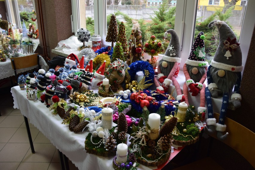 Powiatowa Prezentacja Tradycji Bożonarodzeniowych we...
