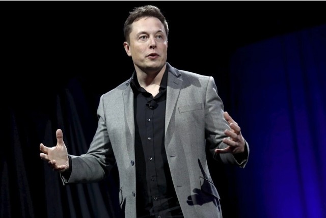 Elon Musk ostrzega przed sztuczną inteligencją