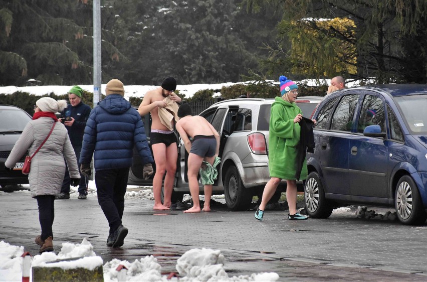 W każdą zimową niedzielę o godz. 14 członkowie Kruszwickiego...