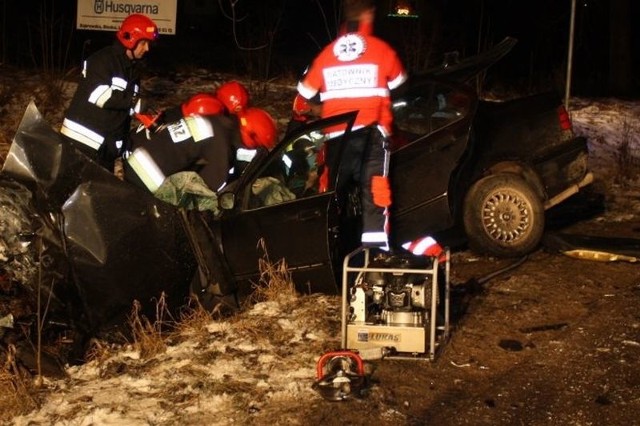3,5 promila alkoholu miał we krwi kierowca BMW, który we wtorek wieczorem spowodował śmiertelny wypadek drogowy k. Olecka na Mazurach.