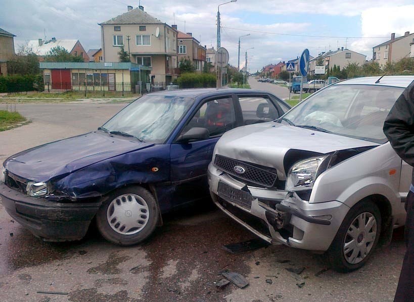 Wypadek na skrzyzowaniu