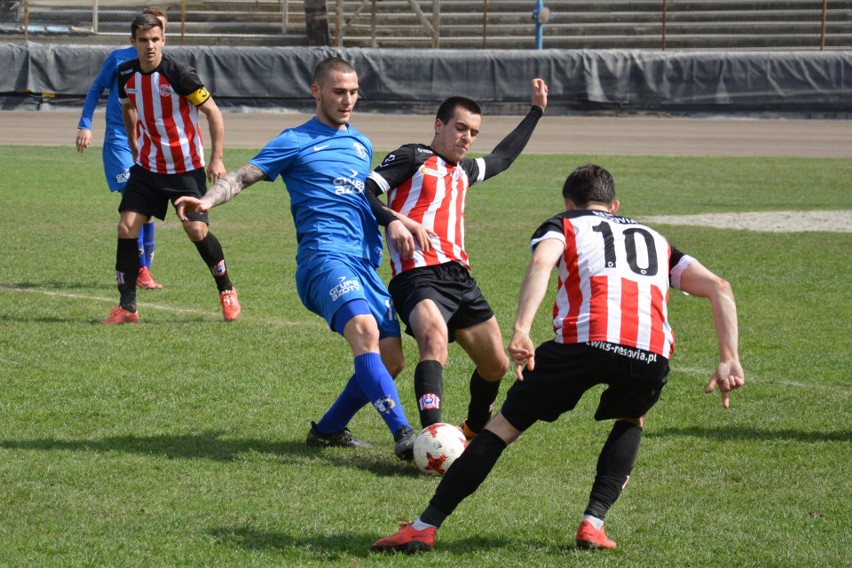 3 liga. Resovia wykorzystała fatalną grę obrońców Unii i wygrała w Tarnowie 5:2. Piękne gola Dariusza Frankiewicza i Michała Ogrodnika