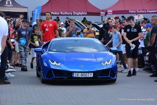 Szybkie samochody No Limits Charity goszczą w CH Pogoria przy okazji przeróżnych wydarzeń Zobacz kolejne zdjęcia/plansze. Przesuwaj zdjęcia w prawo naciśnij strzałkę lub przycisk NASTĘPNE