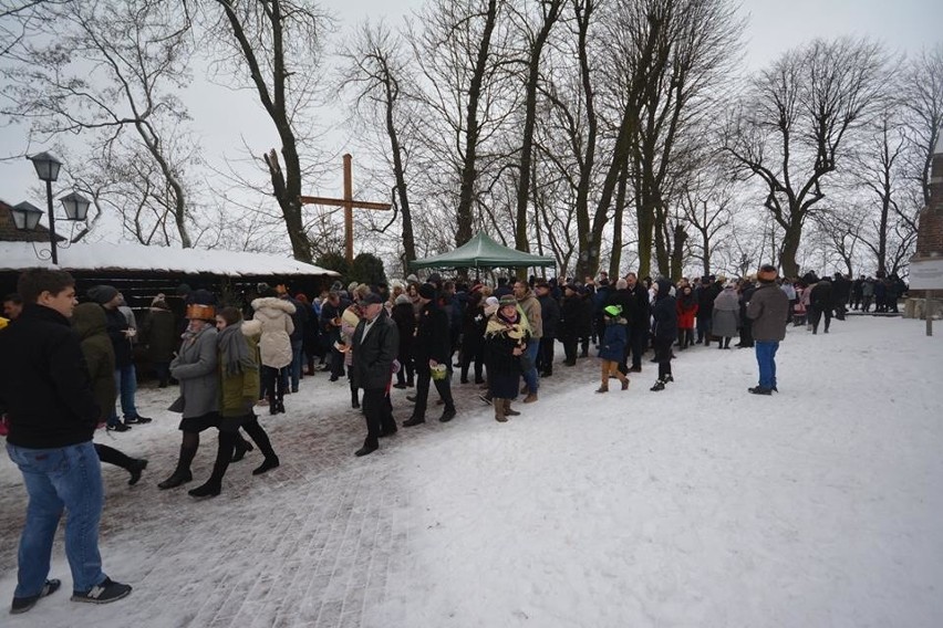 Mędrcy świata odwiedzają podkrakowskie miasta i wioski. Przybywa orszaków królewskich [ZDJĘCIA]