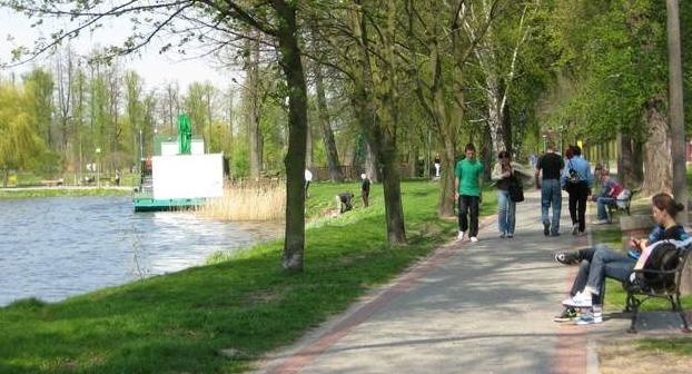 Pięknie odnowiony park jest narażony na ataki wandali