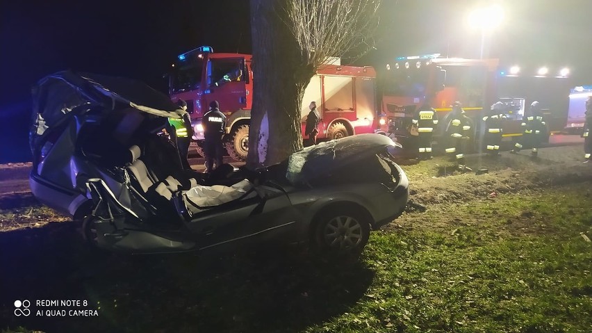 - Skala destrukcji auta wskazuje, że prędkość była znacząca....