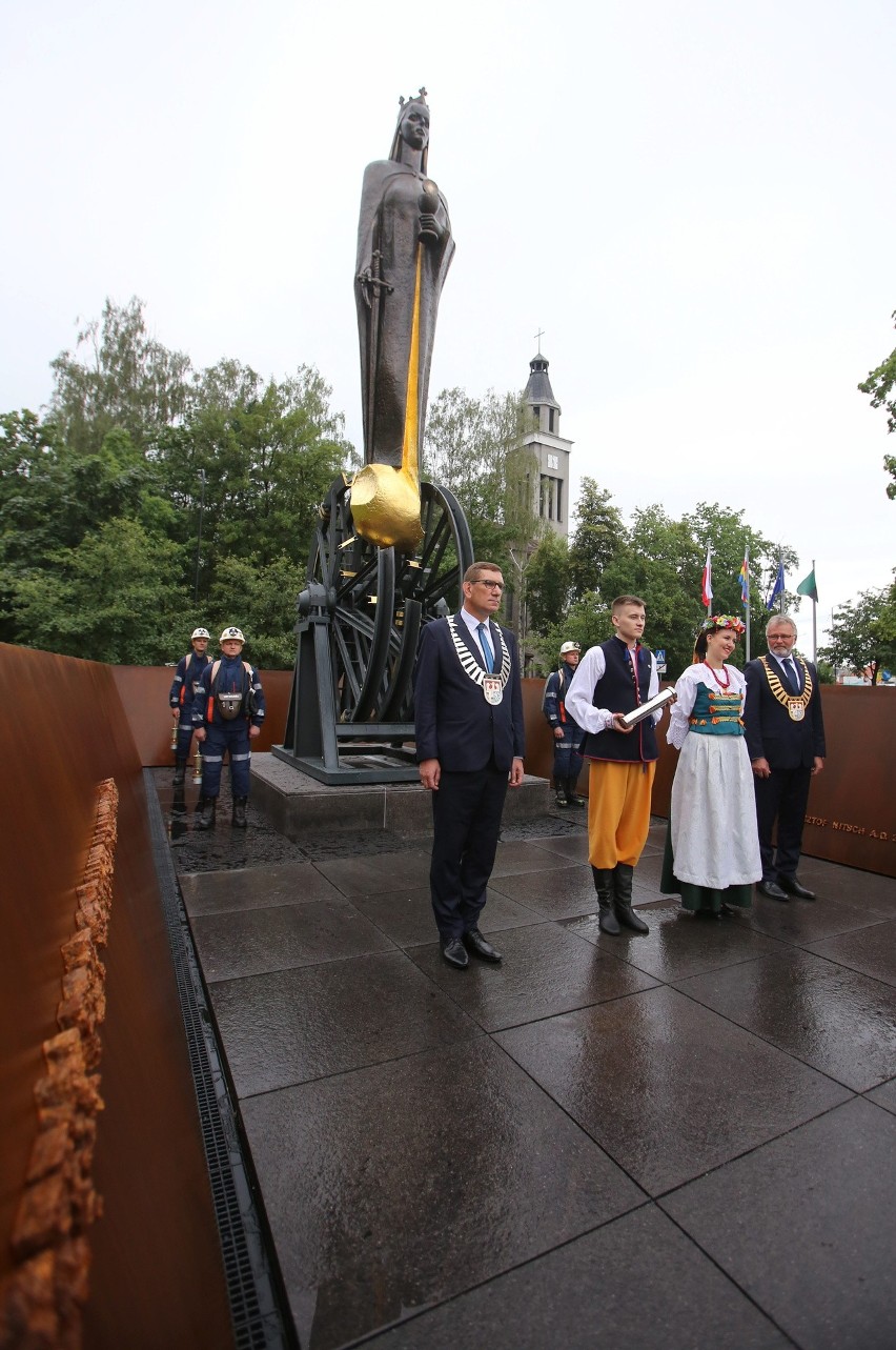 Pomnik św. Barbary oficjalnie odsłonięty....