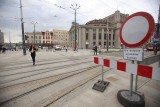 Przebudowa Katowic: Plac przed Teatrem Śląskim z donicami. A na Mickiewicza estetyczny zawrót głowy