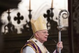 Kraków. Arcybiskup Marek Jędraszewski przestrzega i mówi o "niepokojącej tendencji". Sprawa dotyczy ślubów i Pierwszej Komunii Świętej