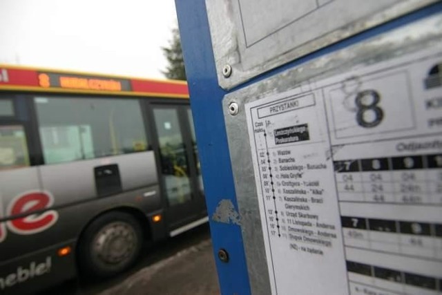 Część mieszkańców chce by autobusy jechały także ulicą Mochnackiego.