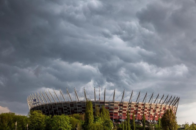 Gwałtowne burze przechodzą przez Polskę. Sprawdź, gdzie aktualnie grzmi.