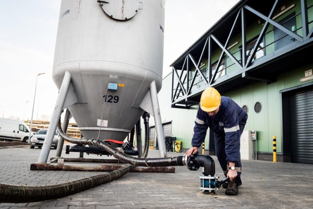 Najprostszą metodą na unieszkodliwienie odpadów po produkcji trotylu w Nitro-Chemie jest ich spalanie, ocenia ekspert